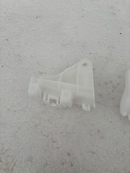 Toyota Corolla E16 E18 13-19 ślizg prawy lewy tył tylny zderzaka lampy