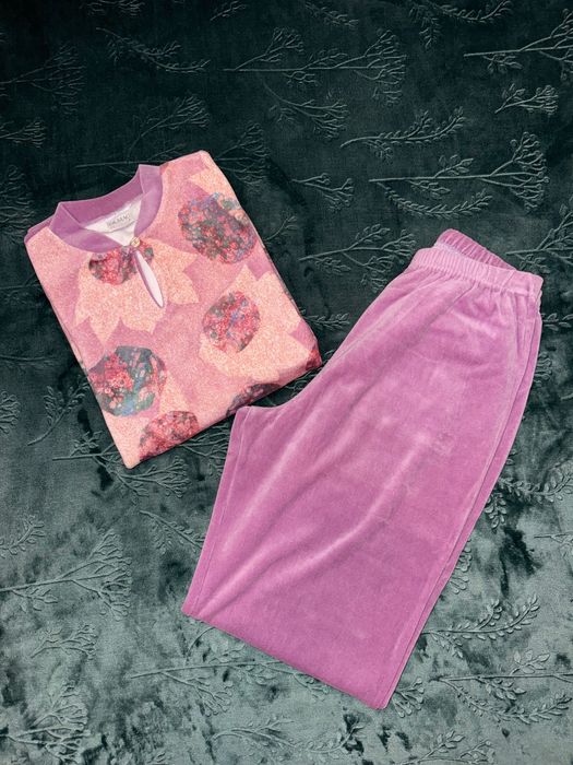 Pijama Lilás com padrão
Pijama Lilás com padrão