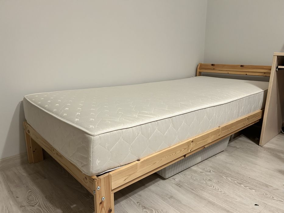 Materac sprężynowy 90x200x18 w nowym stanie