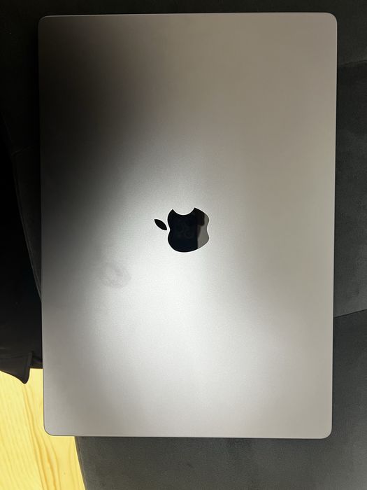 Продам новий Macbook pro 16 m1 в коробці не МДМ, 18 циклів зарядки