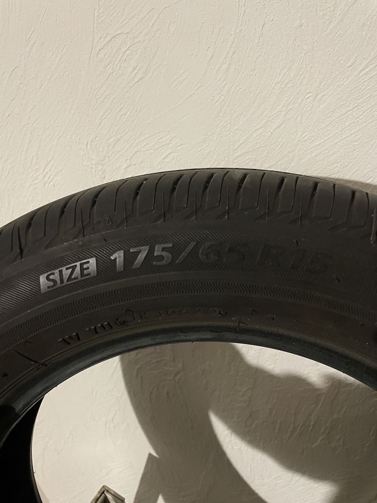 Продам резину  Bridgestone ECOPIA r15 175/65