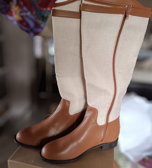 Bota de cano alto camel e bege 
Bota Tipo cavaleiro 
N 39 
Nunca usada