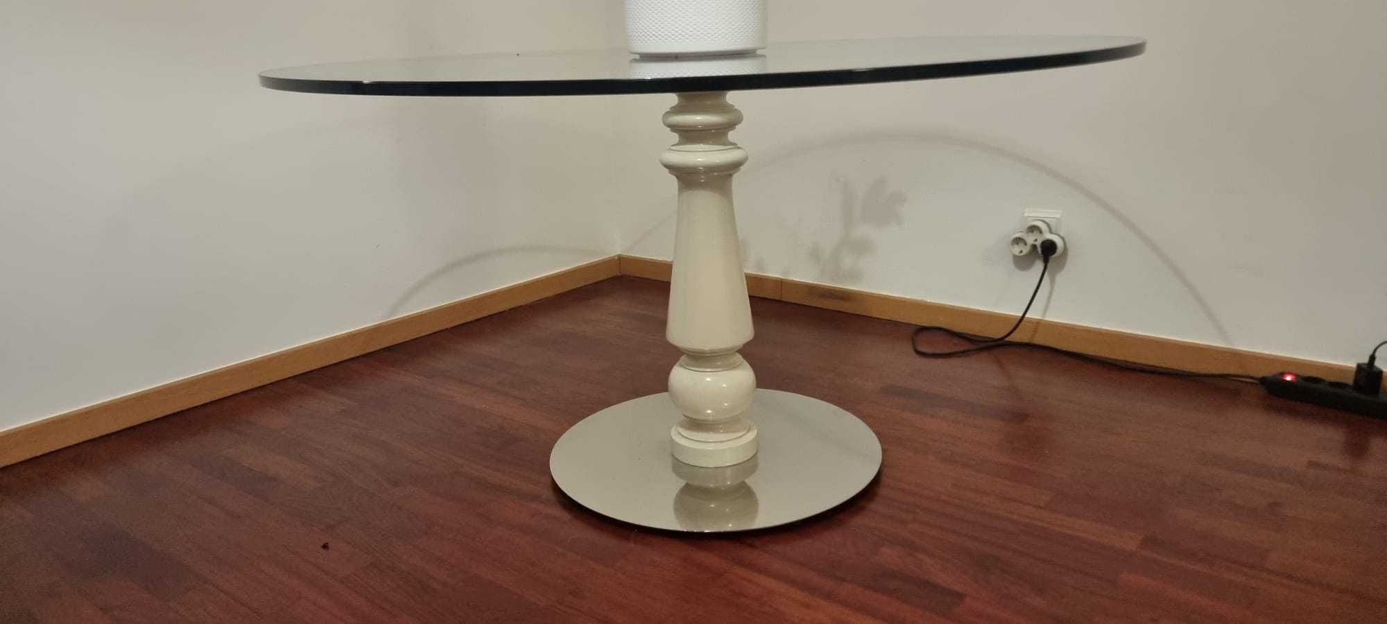 Mesa de jantar em vidro