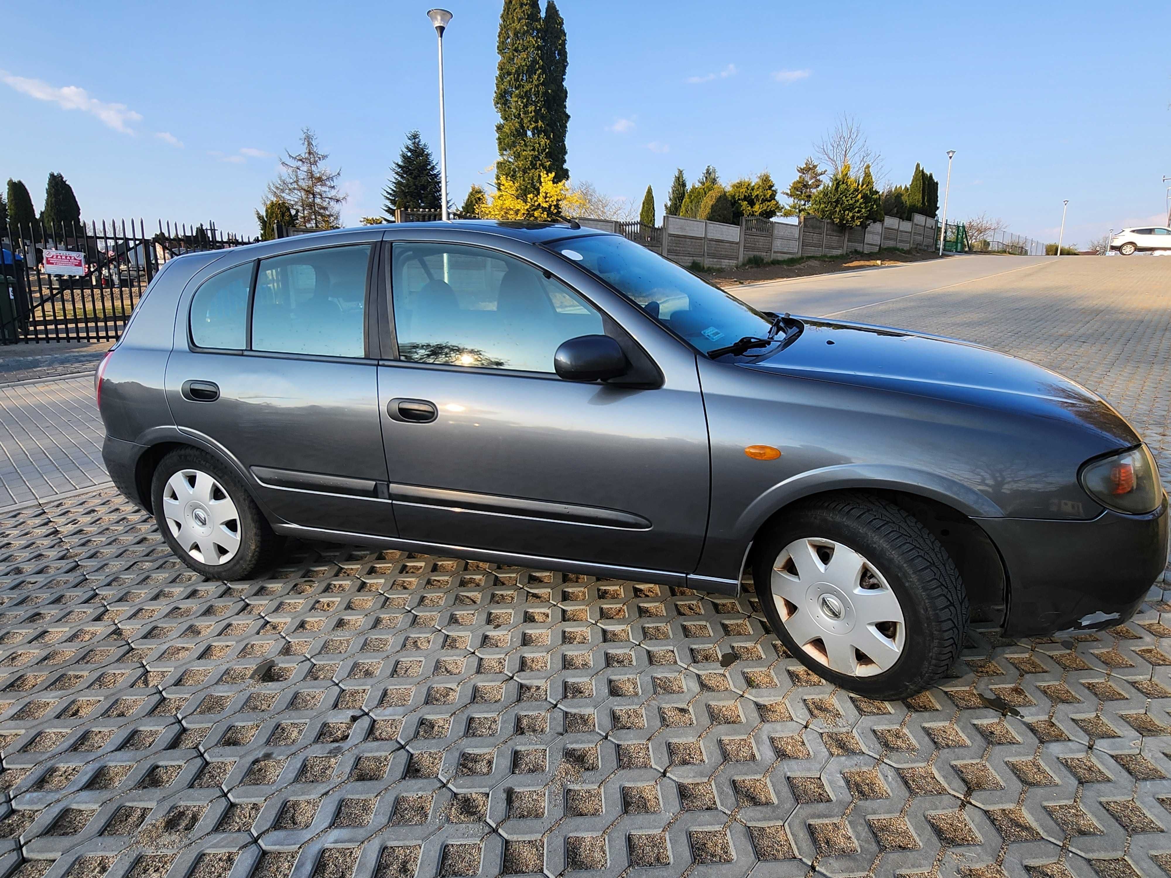 Nissan almera 2004r