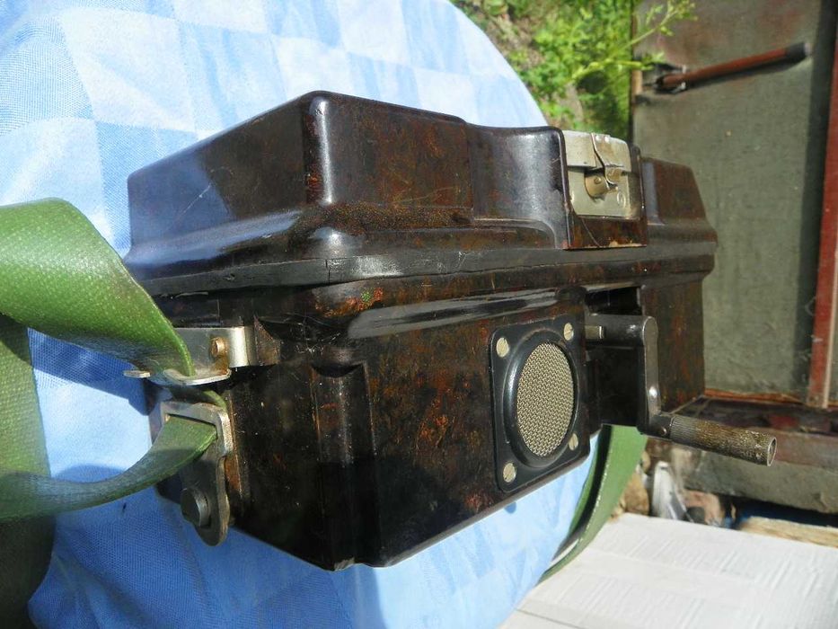 Niemiecki wojskowy telefon polowy