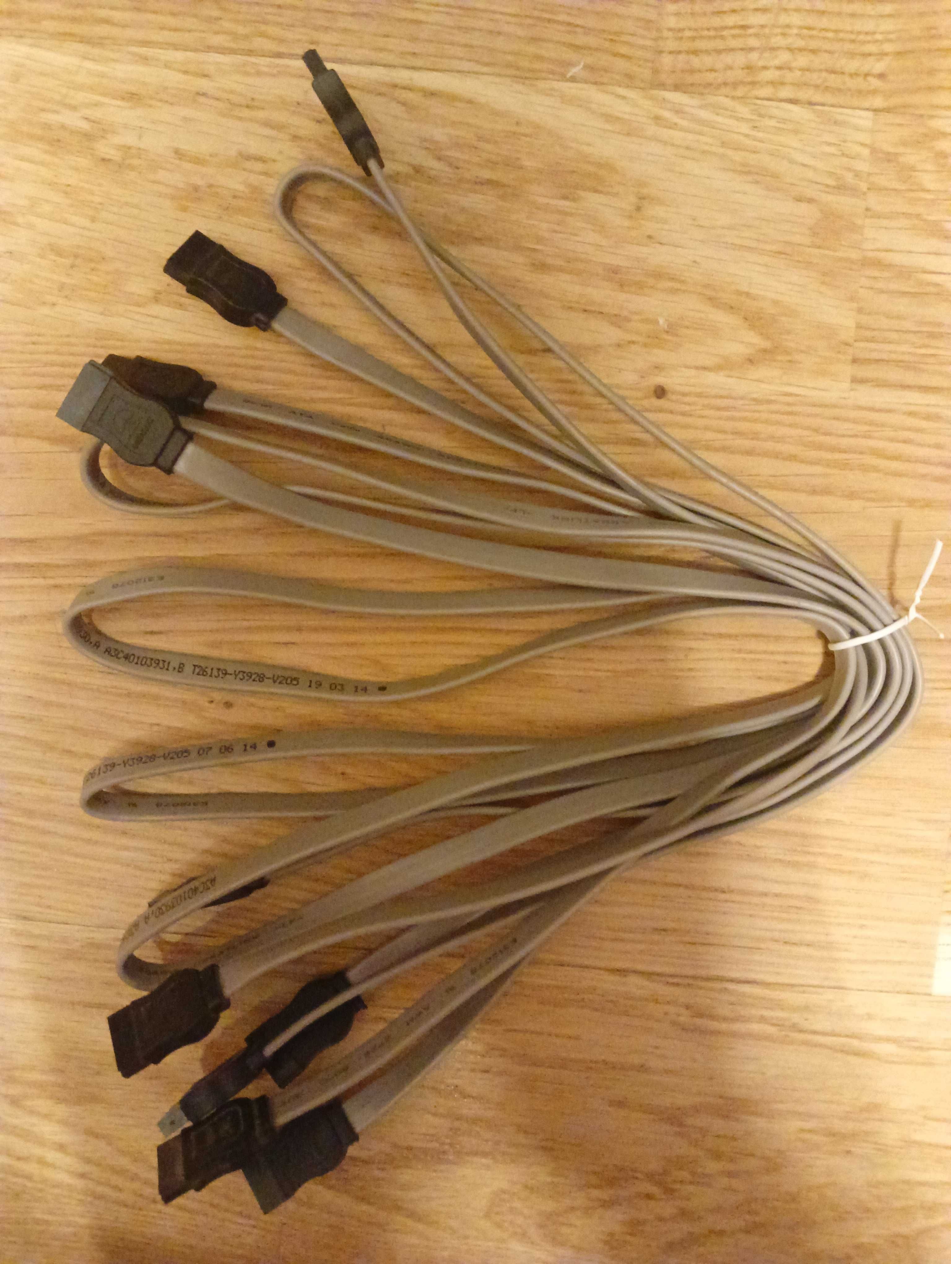 Kabel SAS T26139-Y3963-V103-9,99zł/szt \SATA 75cm T26139-Y3928-V205-5z