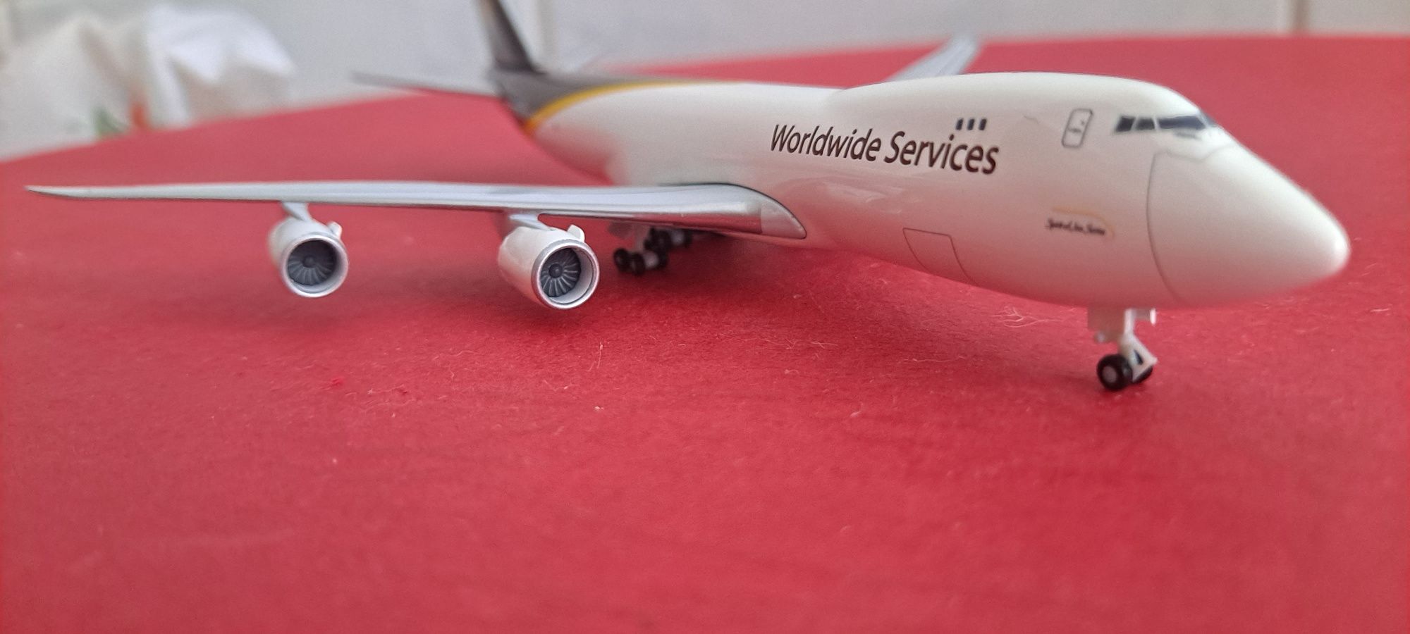 Samolot Boeing 747 - 8F ups 1:500 Herpa