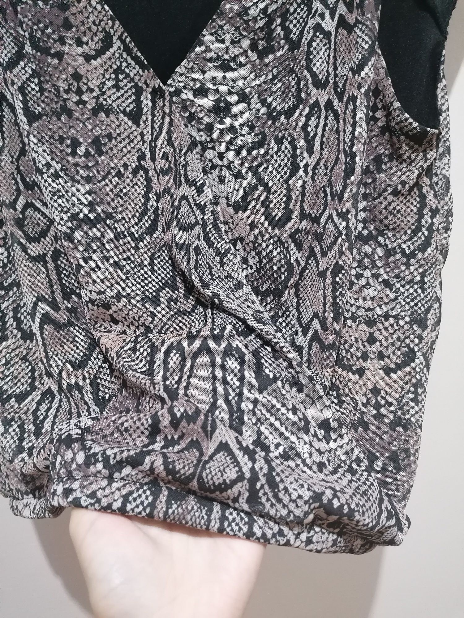 Elegancka bluzka wzór skóra węża