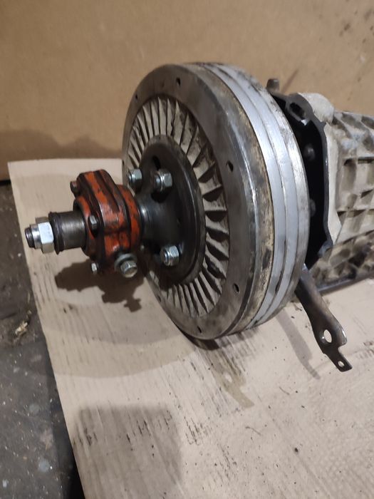 Коробка з повноцінним зцепленням