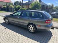 Volvo V40 2.0 benzyna ,klima , hak,super stan .