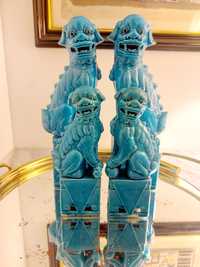 Cães de foo em porcelana chinesa vidrado a azul