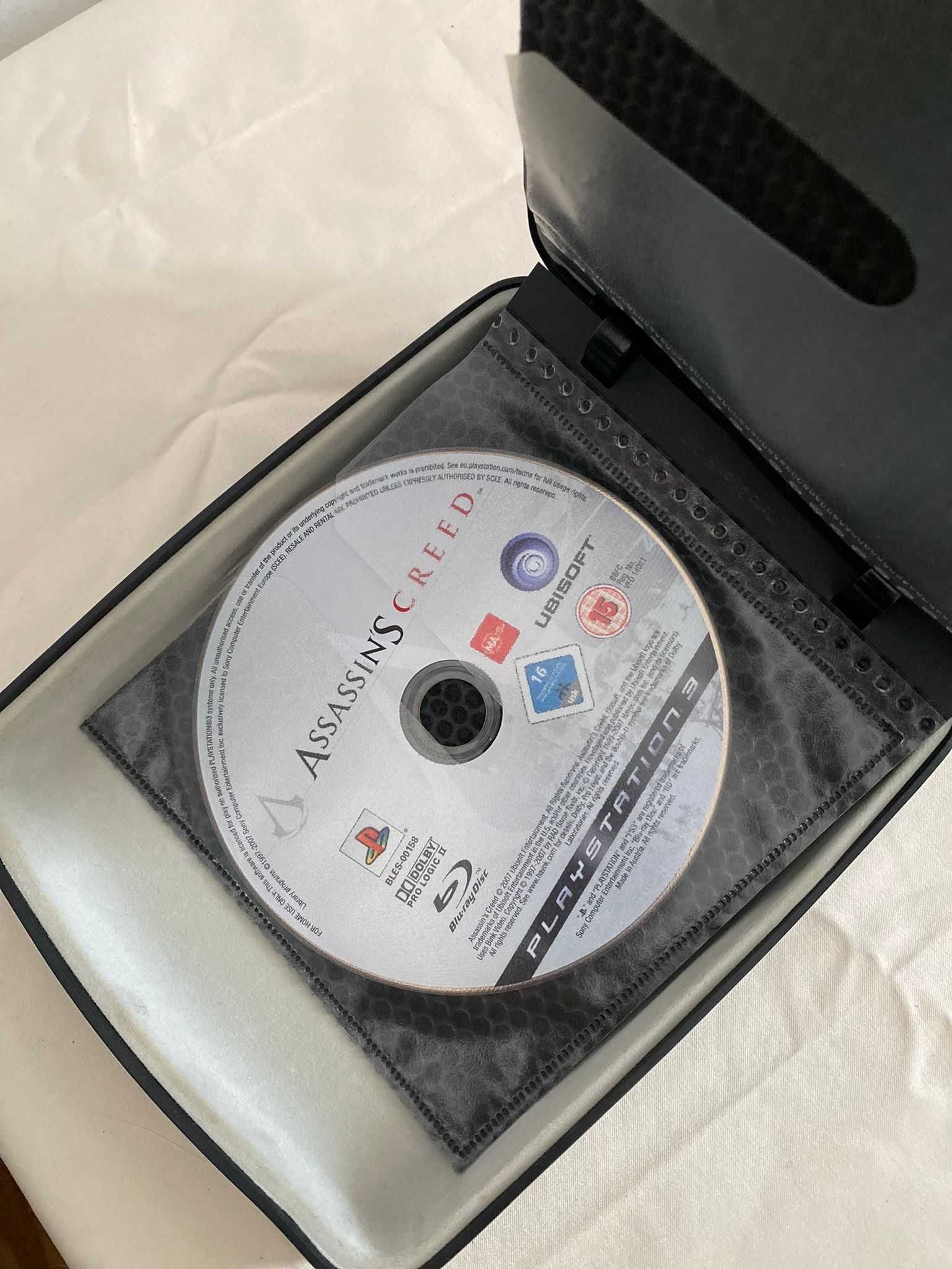 PS3 250gb + 2 comandos + jogos