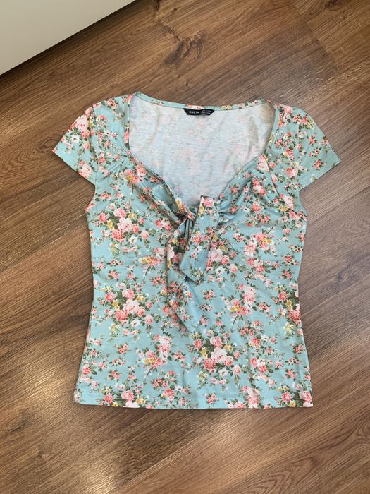 Жіноча майка футболка одяг безкоштовно