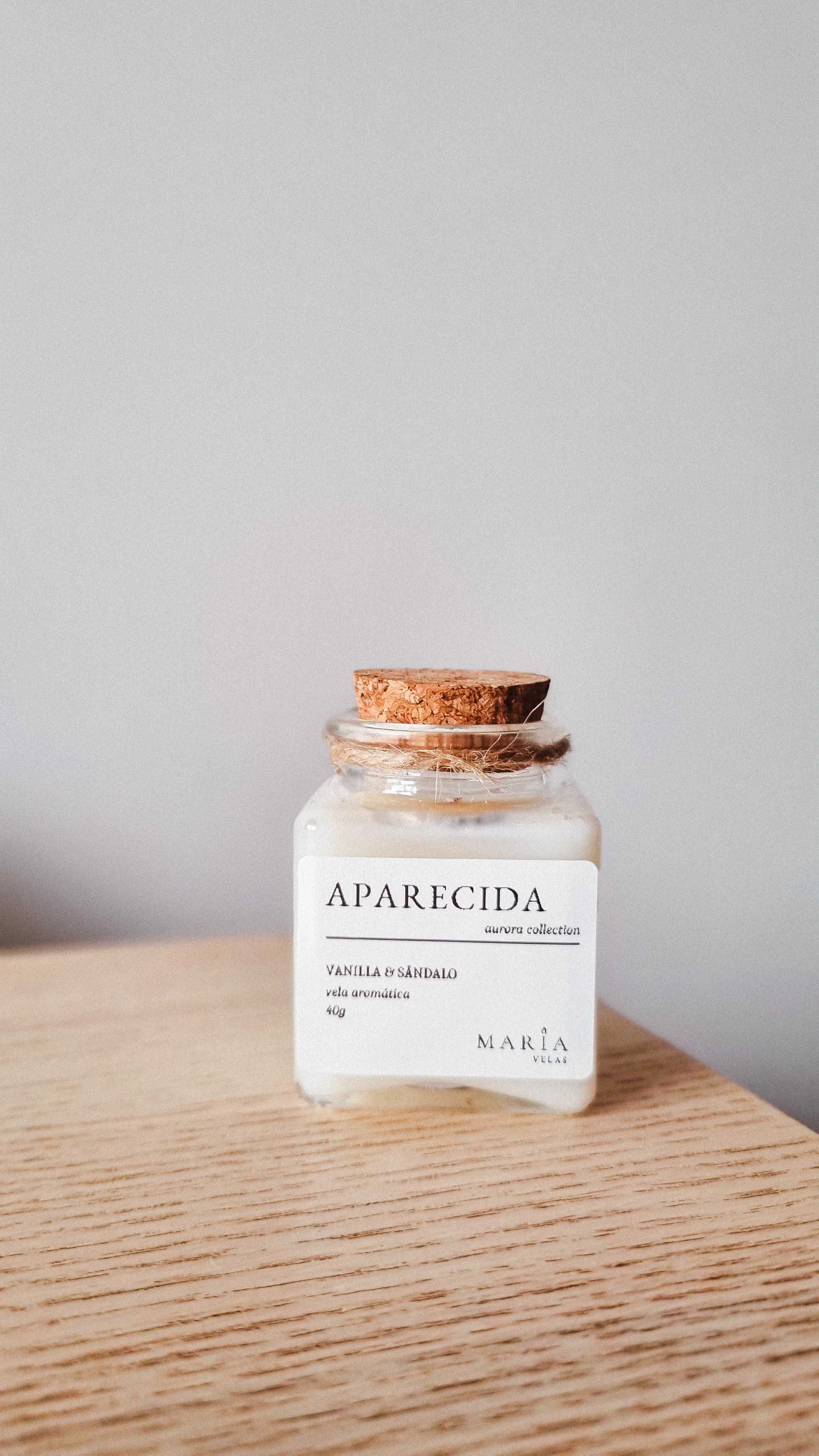 Vela Aromática Aparecida | vanilla & sândalo