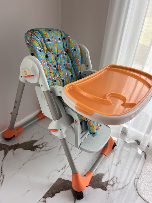 Дитячий столик для годування