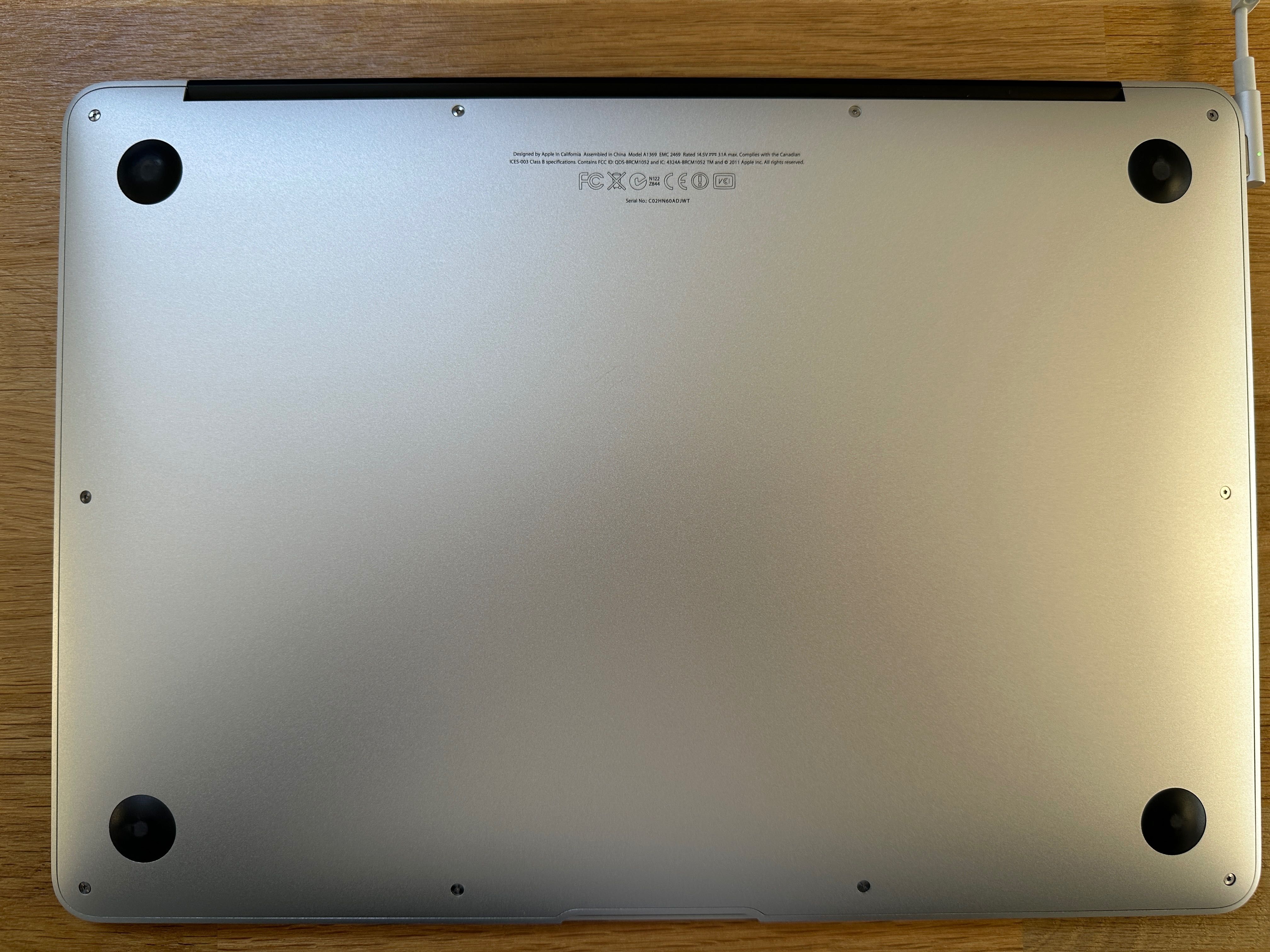 Laptop MacBook Air 13" A1369 wizualnie stan kolekcjonerski
