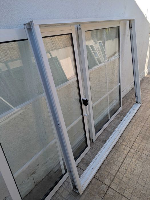 Janela em alumínio com aro