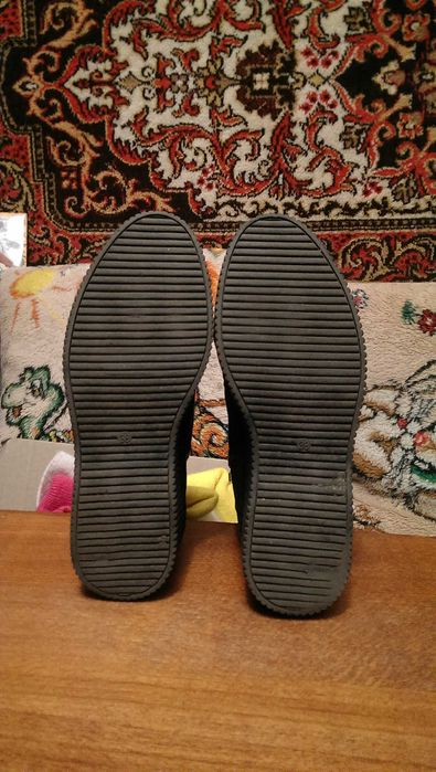 Женские стильные кожаные ботинки с молниями 38р. в отличном состоянии