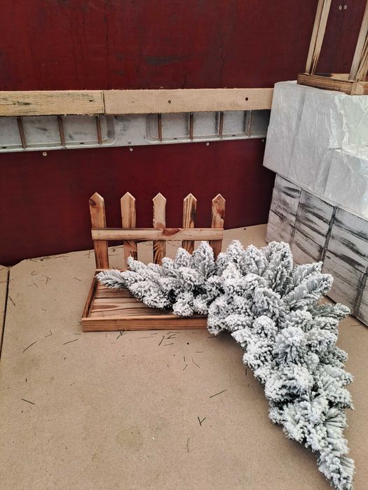 Dekoracje świąteczne   na stół  ,drzwi ,kominek ,komode