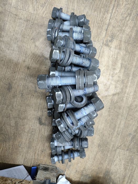 Śruba m24x110mm.