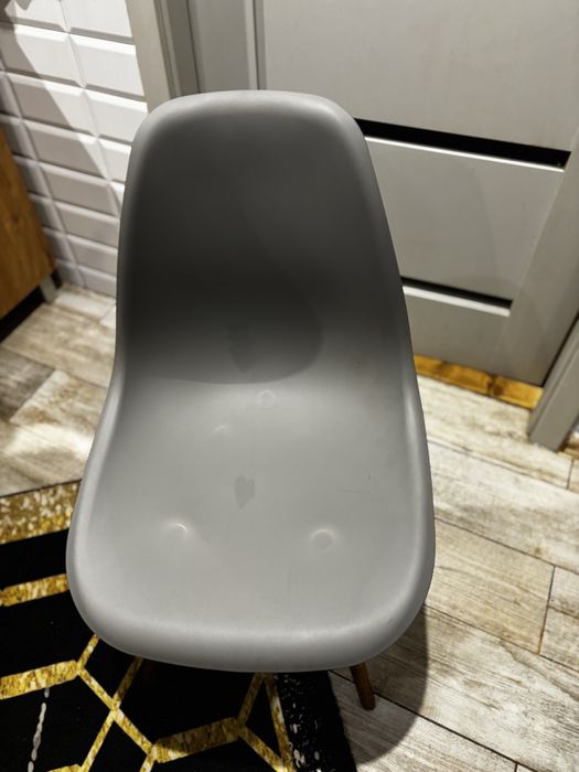 Stół kuchenny jadalniany z krzesłami