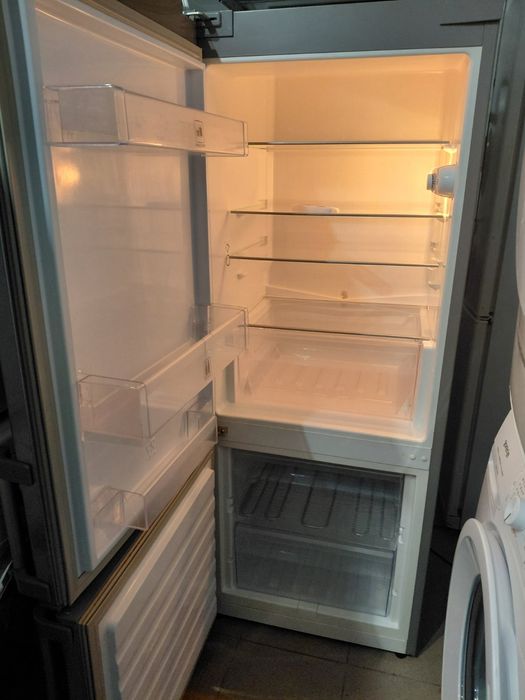 Холодильник Whirlpool