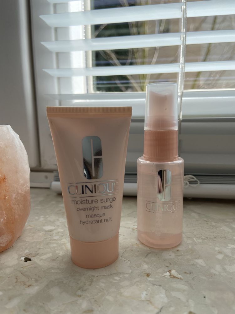 Zestaw clinique moisture surge 100H mgiełka maseczka na noc