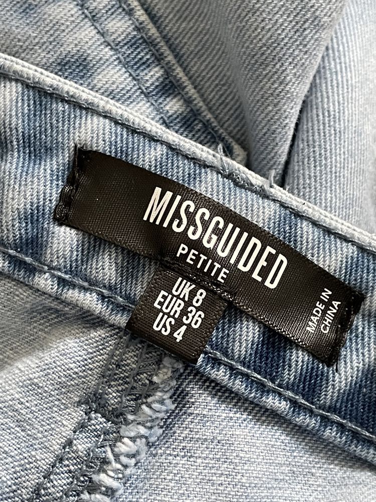 Jeansy z Missguided