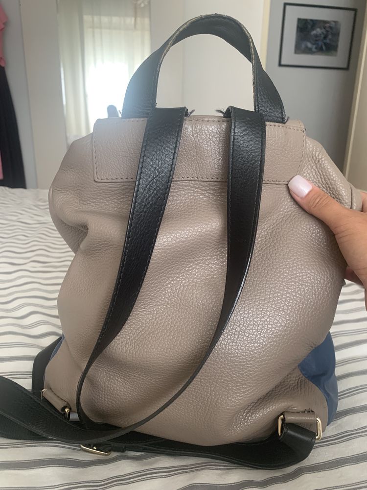 Mochila furla azul e taupe