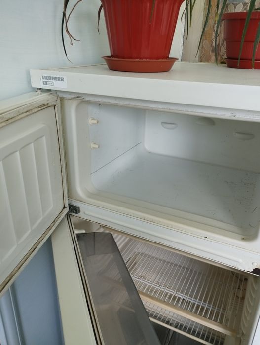 Продам холодильник 130см