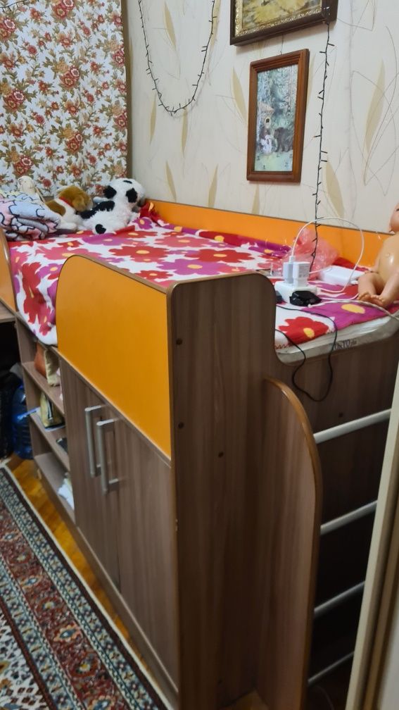 Детская кровать ( чердак)