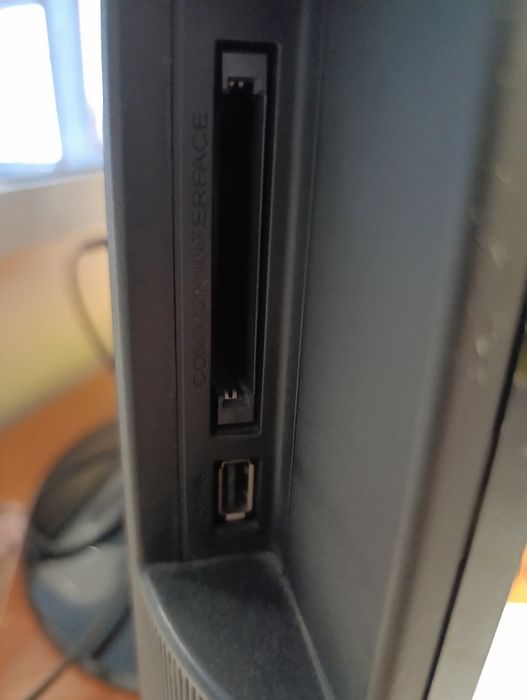 TV Samsung 24 polegadas avariada