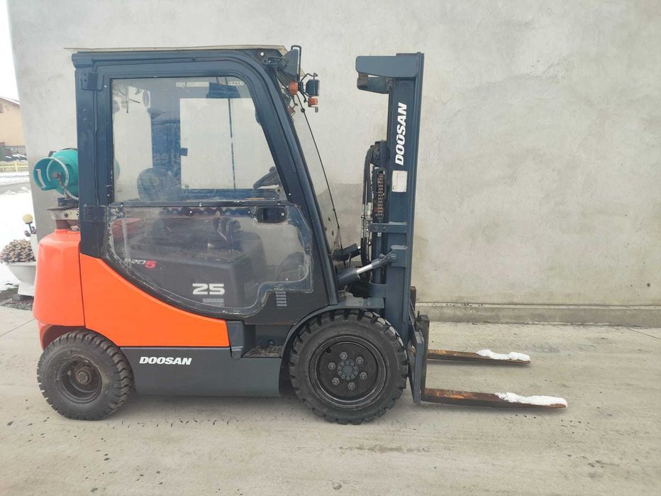 wózek widłowy DOOSAN G25P, z 2017 roku