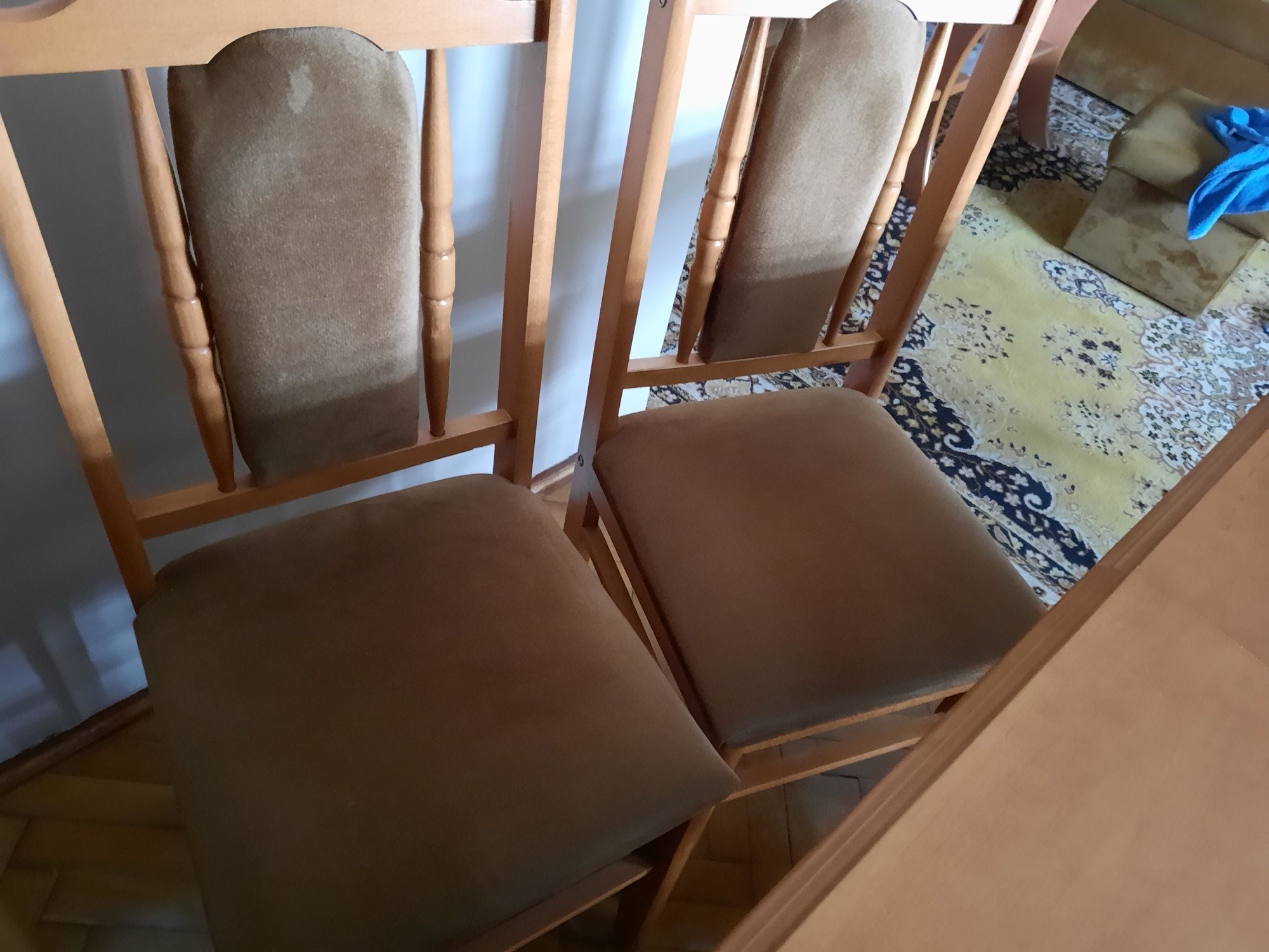 Sprzedam używany stół z krzesłami