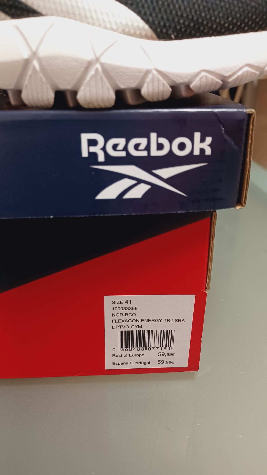 Tenis Reebok n.41 pretos e cinza