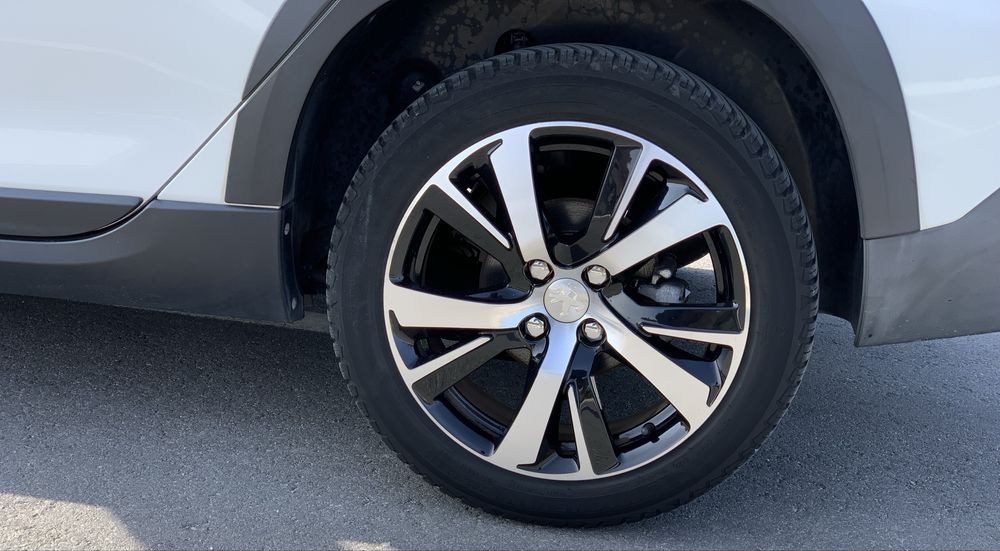 Peugeot 2008 Pure Tech GTLine // 97 mil kms - IMPECÁVEL