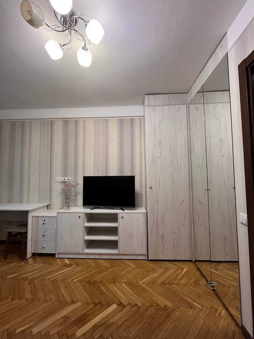 Сдам 2к,Шевченківський р-н,Нивки,Стеценко 9(Інтернаціональна площа)