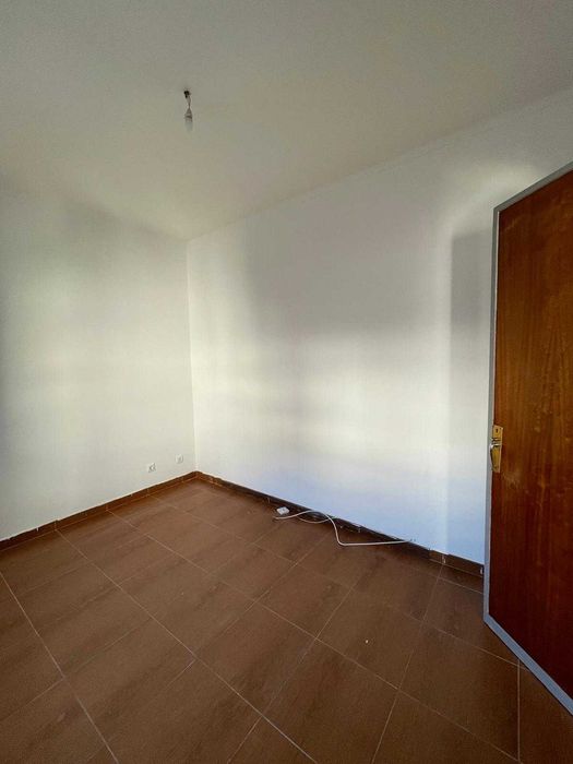 Arrendamento – Apartamento T1 convertido em T2