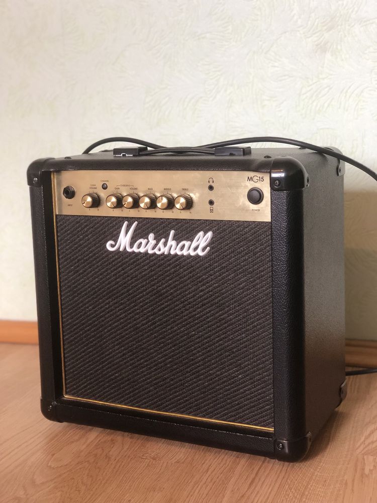Комбопідсилювач Marshall MG15