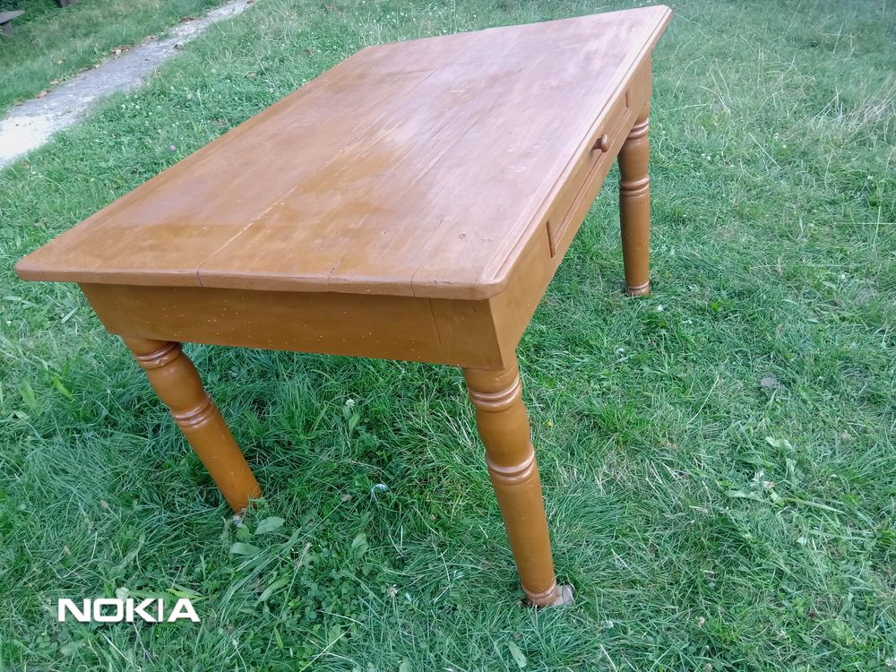 stół drewniany zabytkowy