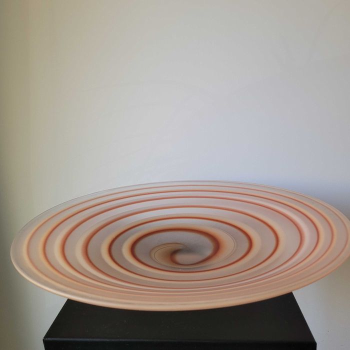 Szklana duża patera