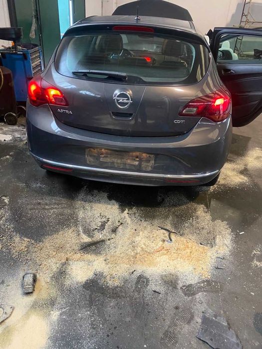 Розборка, шрот, запчастини Opel Astra J Hatchbak A17DTC