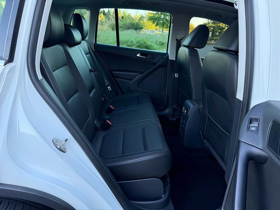 Volkswagen Tiguan      2015