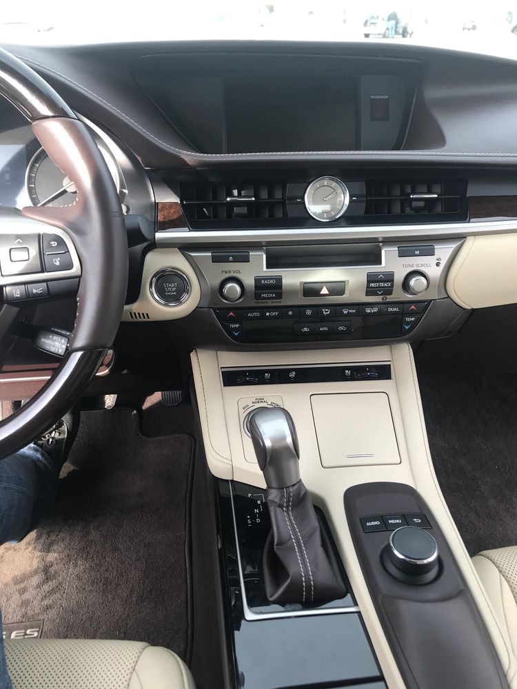 Продам Lexus es 350 2018 года