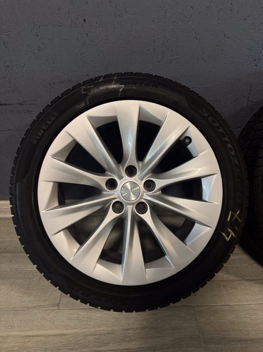 Диски Tesla R19 8j ET49