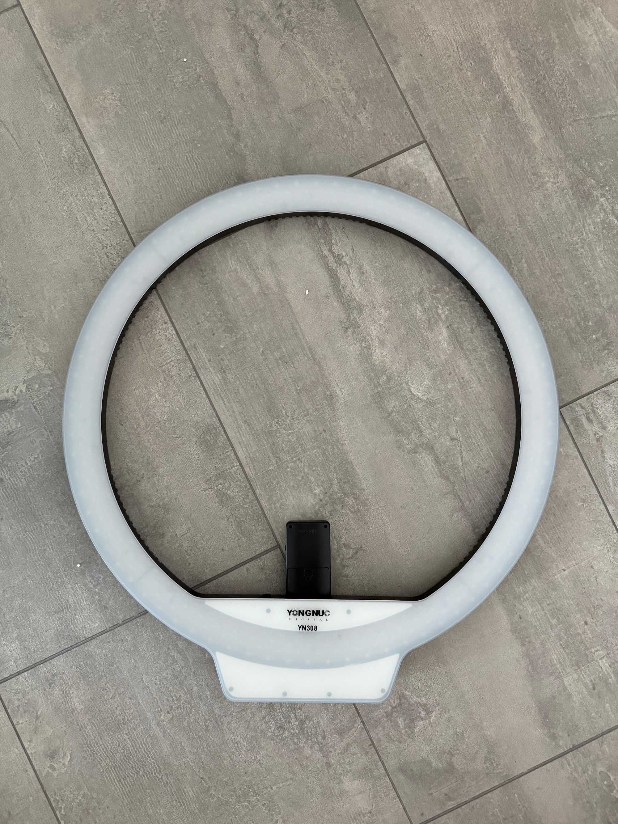 Yongnuo YN308 – Lampa pierścieniowa LED (WB 3200–5500 K) (FV 23%)