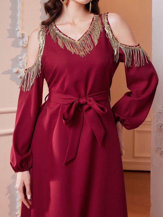 Sukienka Koktajlowa Z Wyciętymi Ramionami Cekinowe Frędzle Xl 42