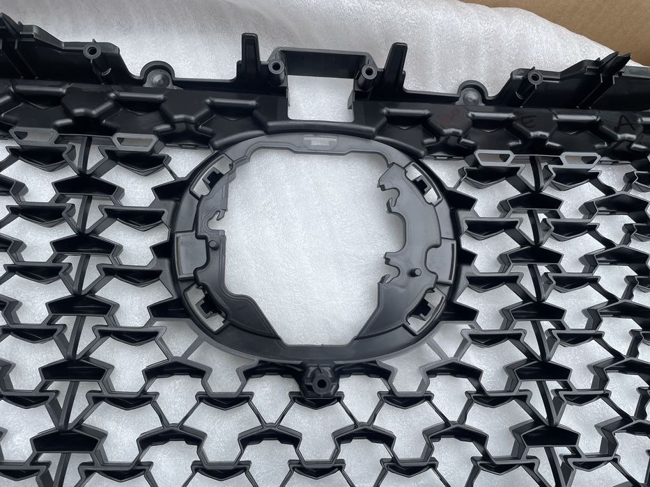 Решітка радіатора Mazda CX-30, нова оригінал, артикул DGH950710A