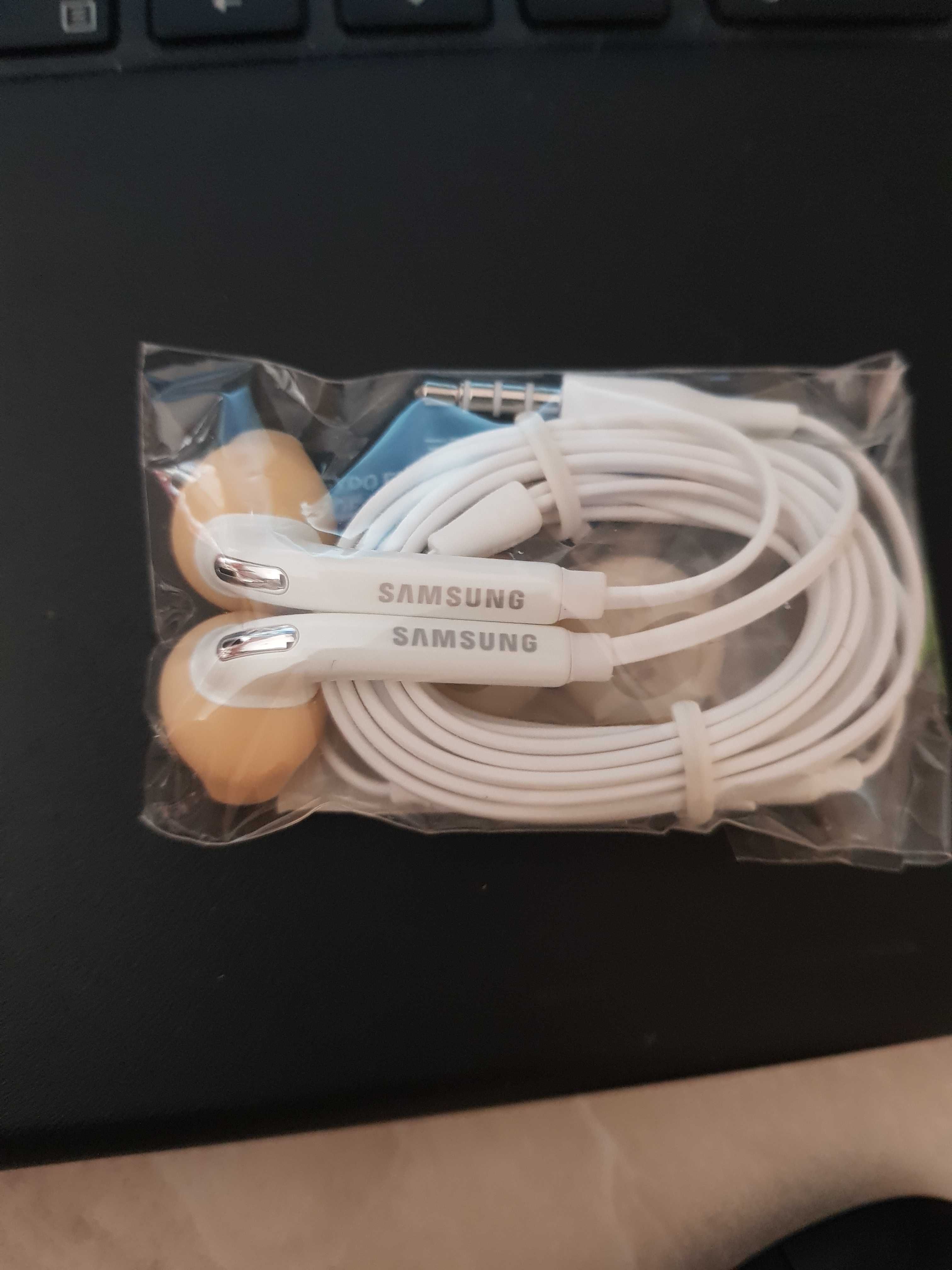 Новые наушники проводные Samsung