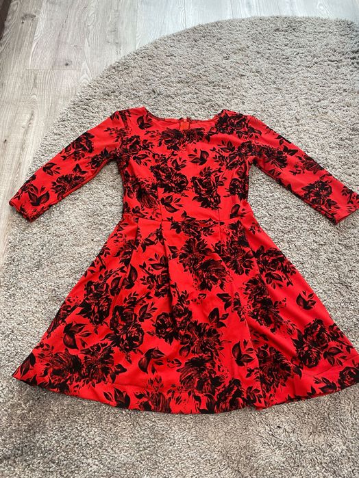 Сукні плаття р 42